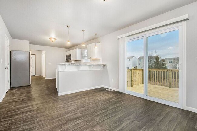 Building Photo - 5638 Claremount St