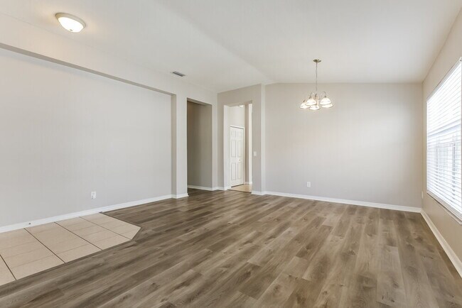 Foto del edificio - 11515 Mountain Bay Dr