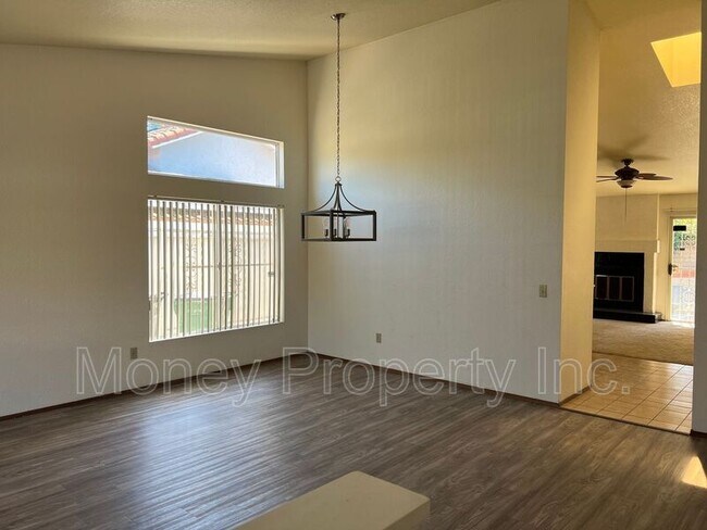 Building Photo - 1766 Bristol Ct