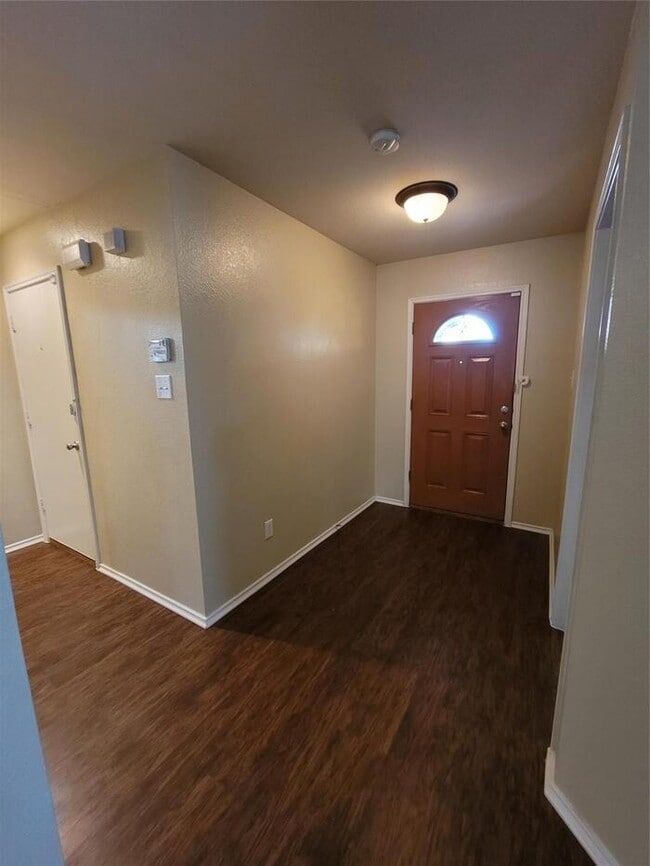 Building Photo - 3/2/2 coming soon in Burleson