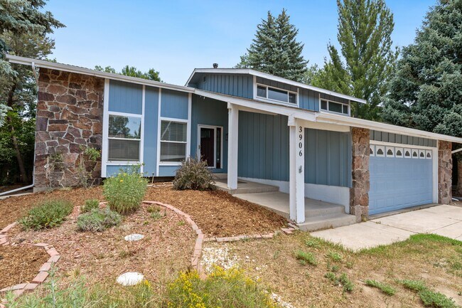 Building Photo - 3906 Midsummer Ln S