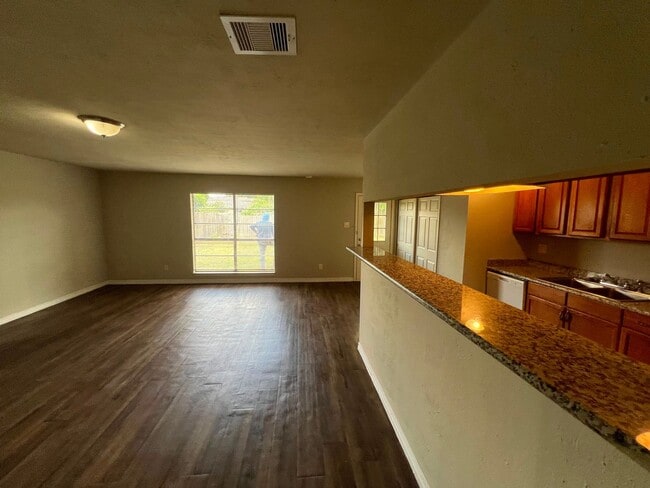 Building Photo - Perfect Size Single-Family Home in Hockley!