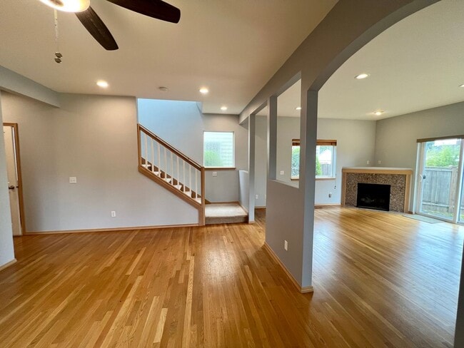 Building Photo - Greenwood Home