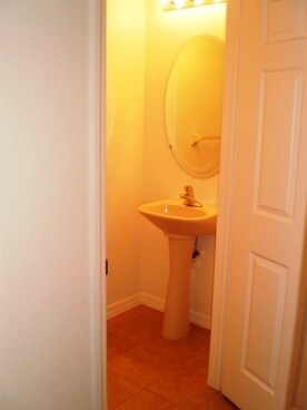 Foto del edificio - 7452 Bristol Cir