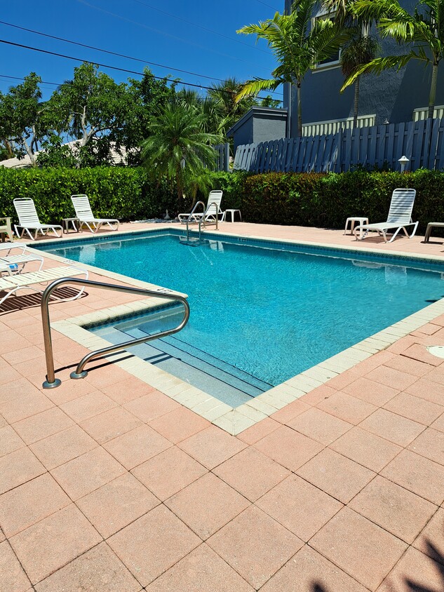 Foto del edificio - 4611 Poinciana St