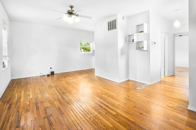 Building Photo - 1337 W Flournoy St