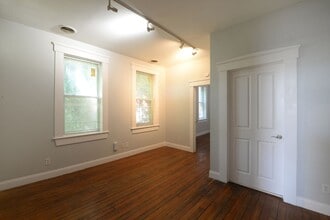 Building Photo - 2406 S 13th St