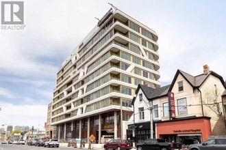 Building Photo - 151 Avenue Rd