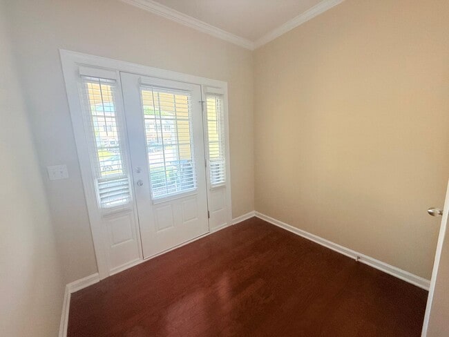 Building Photo - Beautiful Providence Place Townhome Near RTP & RDU – Pool Community!