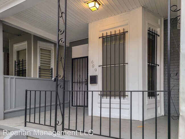 Building Photo - 3 br, 1 bath House - 609 Denison Street