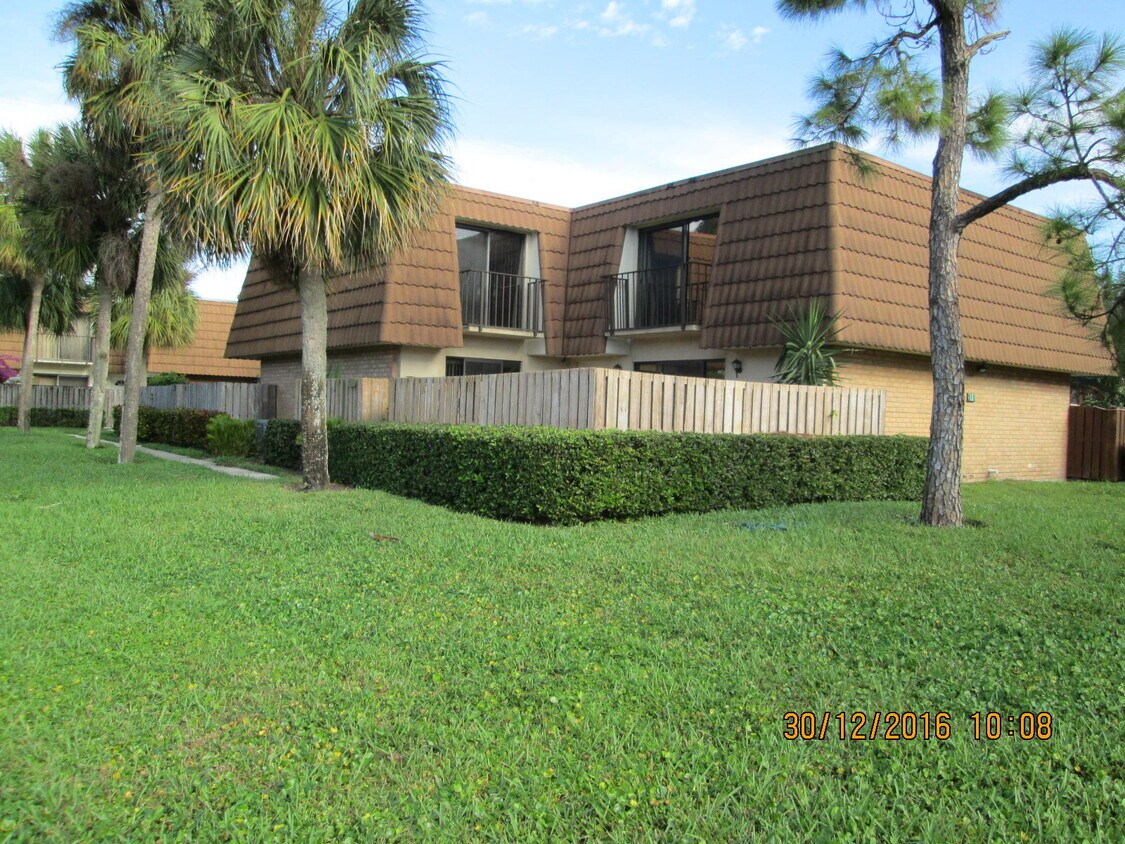 Primary Photo - 152 Heritage Way