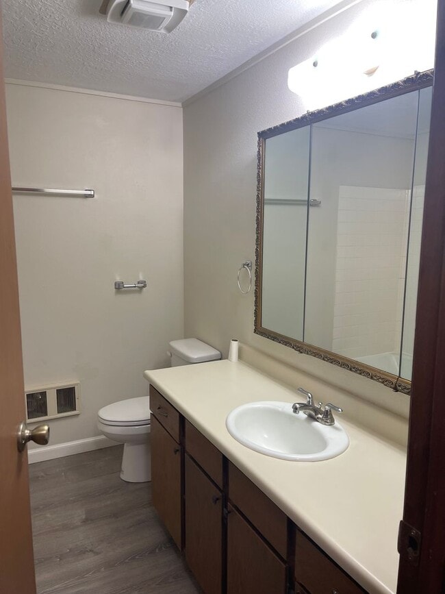 Building Photo - Duplex