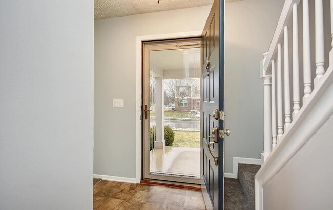 Building Photo - 846 Thornapple Grove