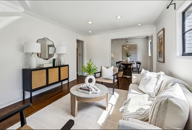 Foto del edificio - 2129 Arlington Ave NE