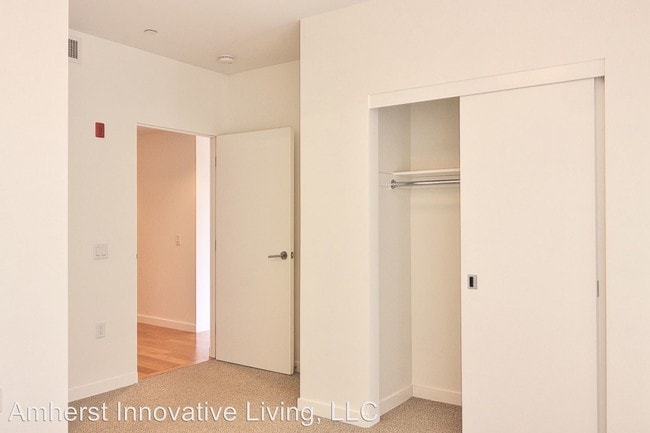 Building Photo - 49 Boltwood Walk