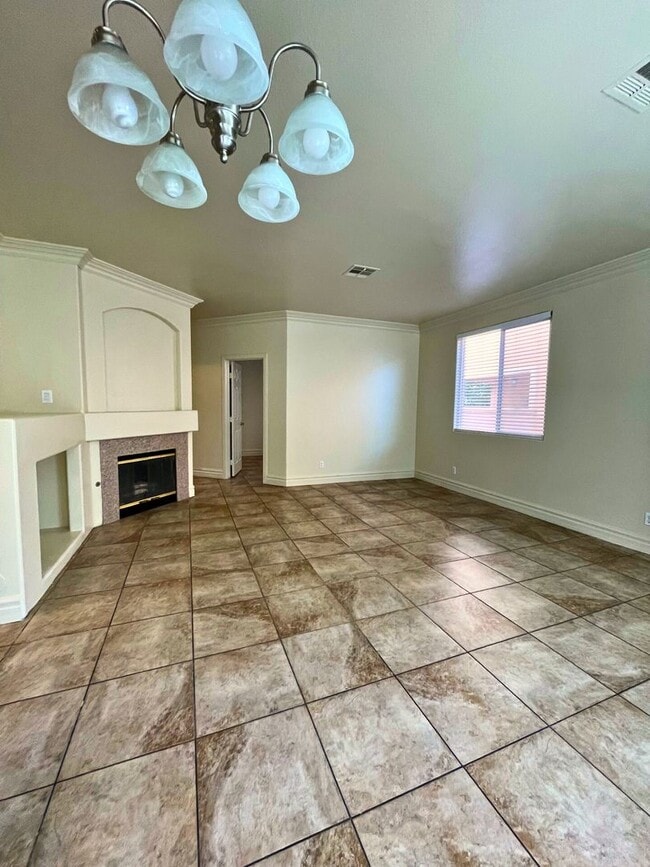 Building Photo - MOVE-IN READY 4BR/3BA SINGLE FAMILY HOME I...