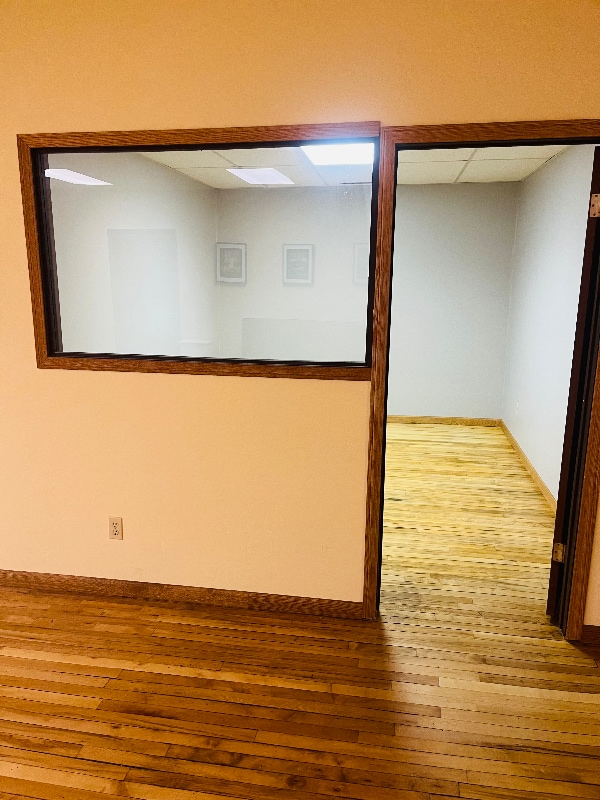 Building Photo - 124 1/2 S 2nd St