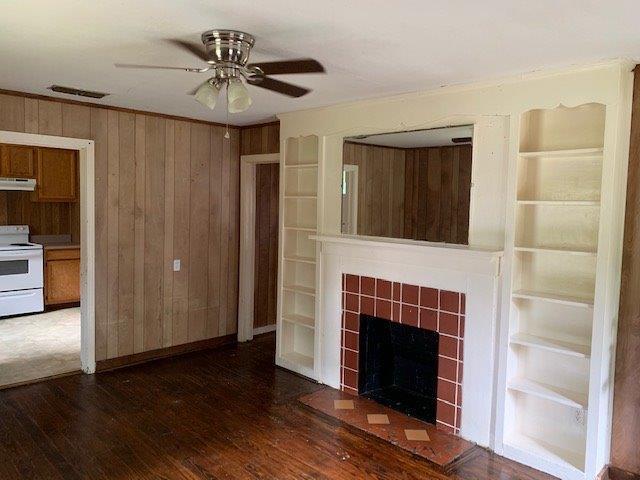 Building Photo - 811 N Mitchell St