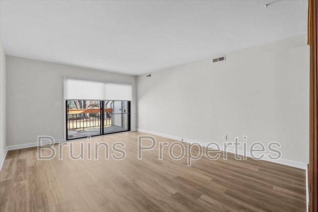 Building Photo - 1522 Benjamin Pkwy