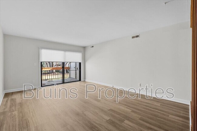 Foto del edificio - 1522 Benjamin Pkwy