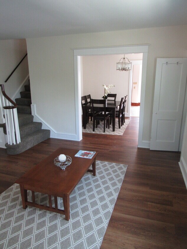 Primary Photo - 745 Hathaway Ln