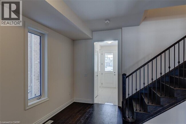 Building Photo - 72 Heming Trl