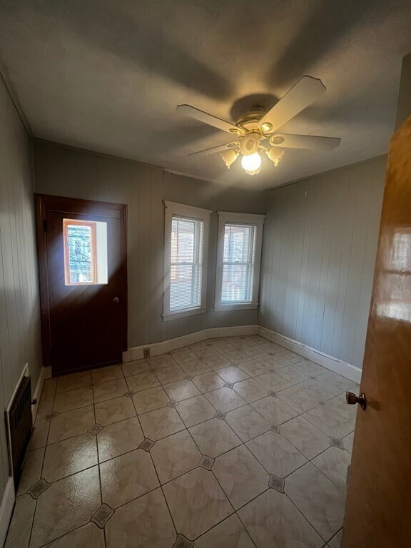 Foto del edificio - 65 Prichard Ave