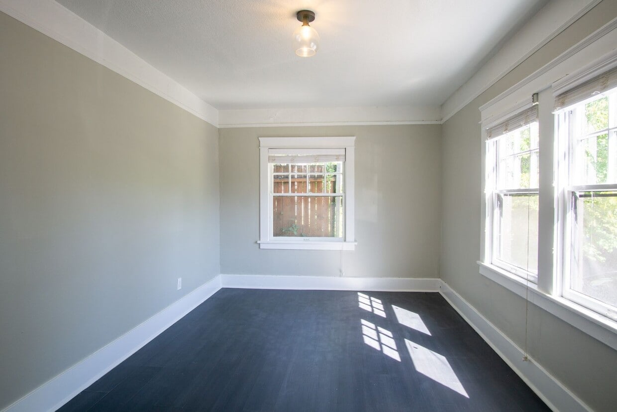 Photo - 7437 N Saint Louis Ave #3