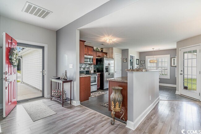 Foto del edificio - 210 Cottage Creek Cir
