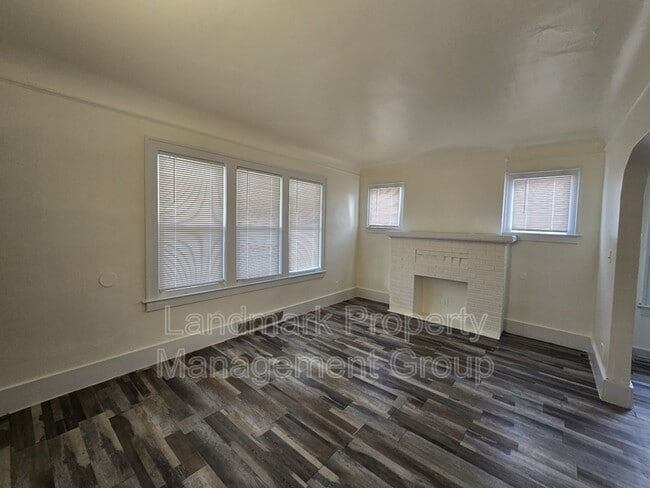 Building Photo - 14398 Rutherford St