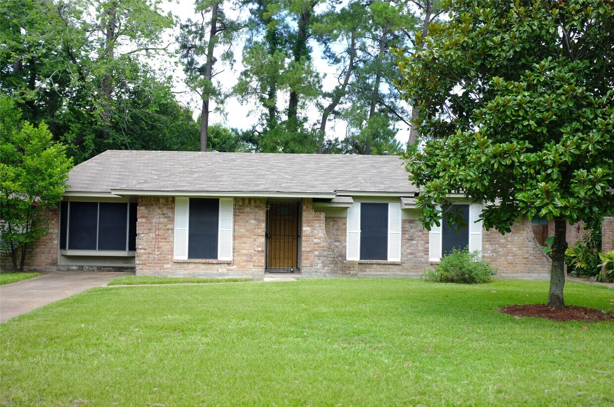Foto principal - 6310 French Chateau Dr