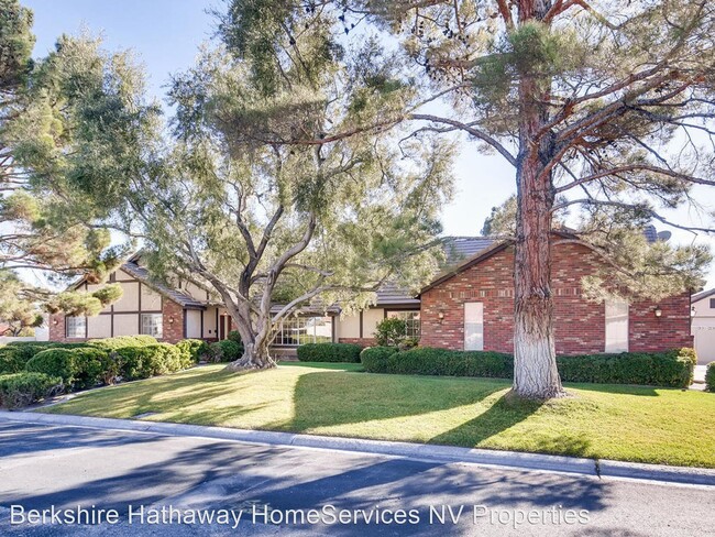 Building Photo - 4 br, 3.5 bath House - 5751 S Pearl St