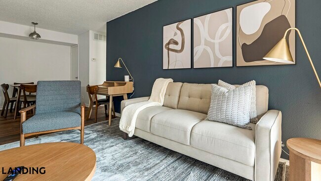 Foto del edificio - 1071 Clayton Ln