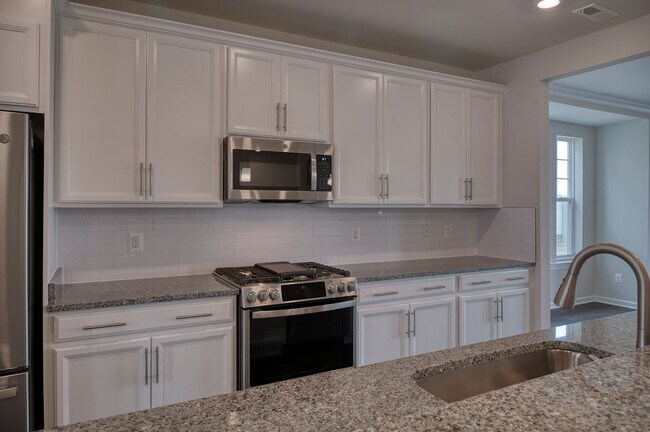 Building Photo - 4924 MacDonough Pl