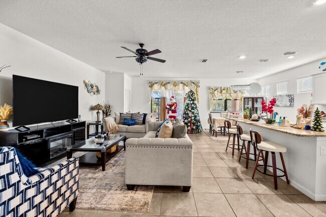 Foto del edificio - 6545 NW Oaklawn Way