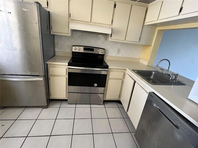 Photo - 10009 Winding Lake Rd Apartment