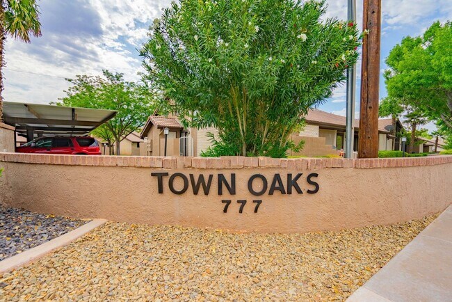 Foto del edificio - Spacious Updated Townhome in Downtown St. ...