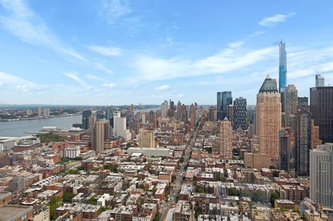 Foto del edificio - 350 W 42nd St
