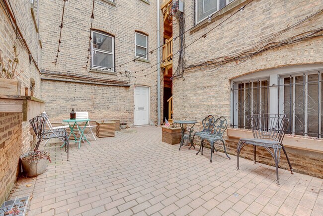 Foto del edificio - 4701 N Talman Ave