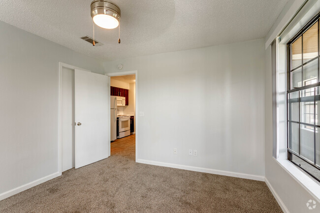 1BR, 1BA - 550SF - Quail Run Apartments