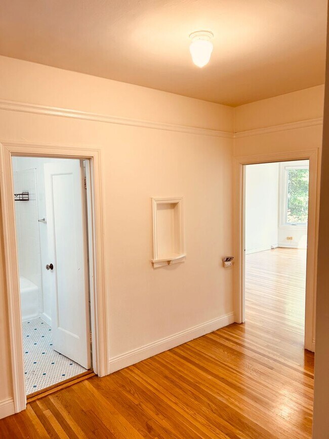 Foto del edificio - Beautiful 1 Bedroom located in one of San ...