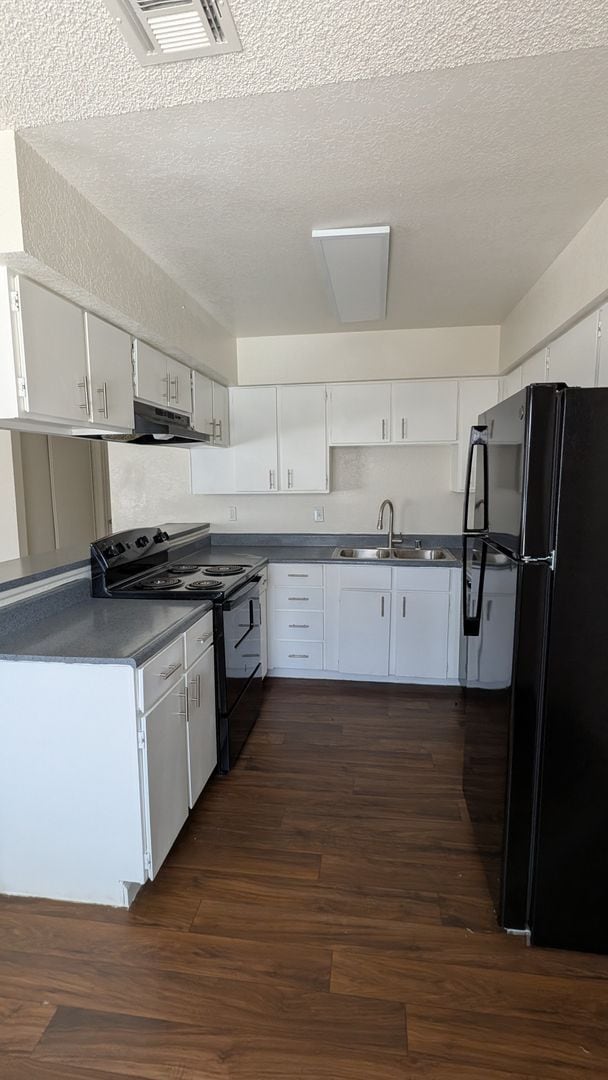 Foto del edificio - 4930 E Owens Ave
