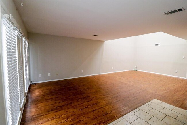 Building Photo - 5812 Langfield Rd