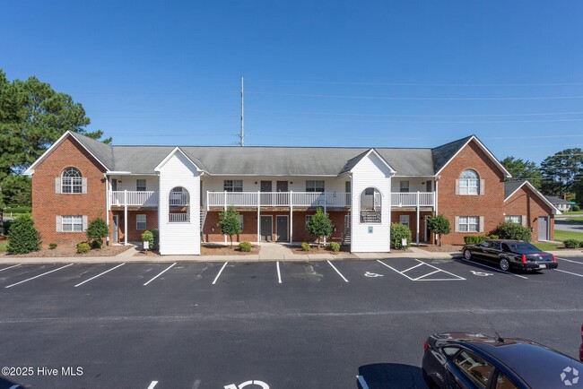 Building Photo - 4004 Whitebridge Dr