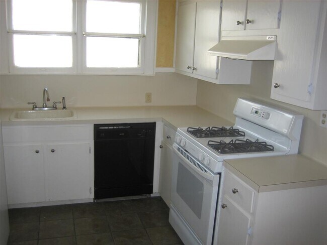 Foto del edificio - 4704 Evans Ave