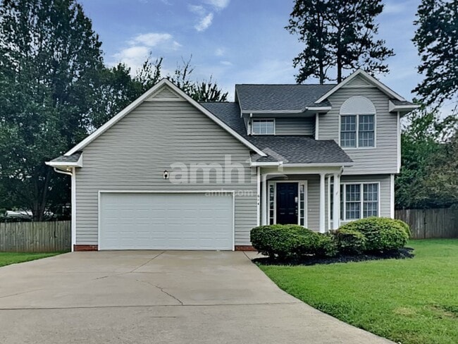 Building Photo - 614 Pebble Dr