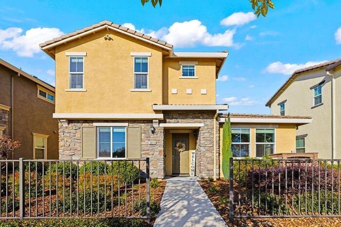 Foto principal - Beautiful Solar 3/2 located in Roseville! ...