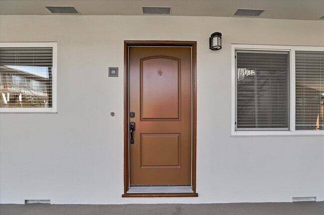 Building Photo - Evandale Apartments