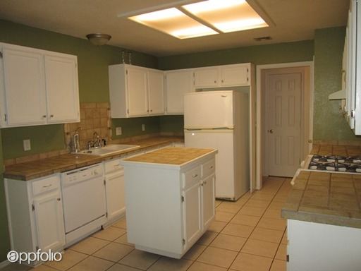 Building Photo - 601 Coopers Hawk Dr
