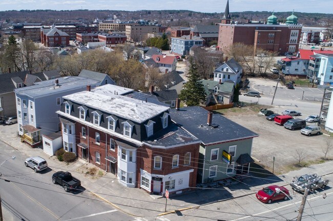 Foto del edificio - 40+42 College St-14 Units